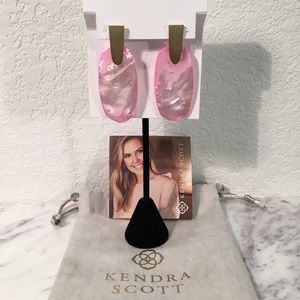 KENDRA SCOTT ‘Aragon’ Earrings, Gold/Blush Pearl